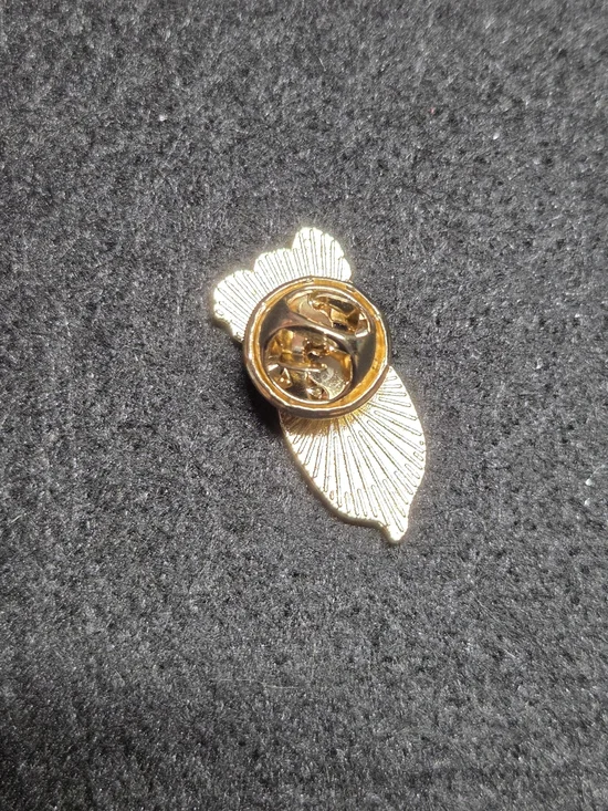 **Red & Green Radish Enamel Pin** - Picture 2 of 2